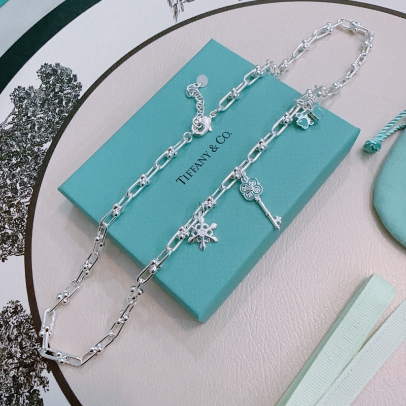 T*f*ny necklaces